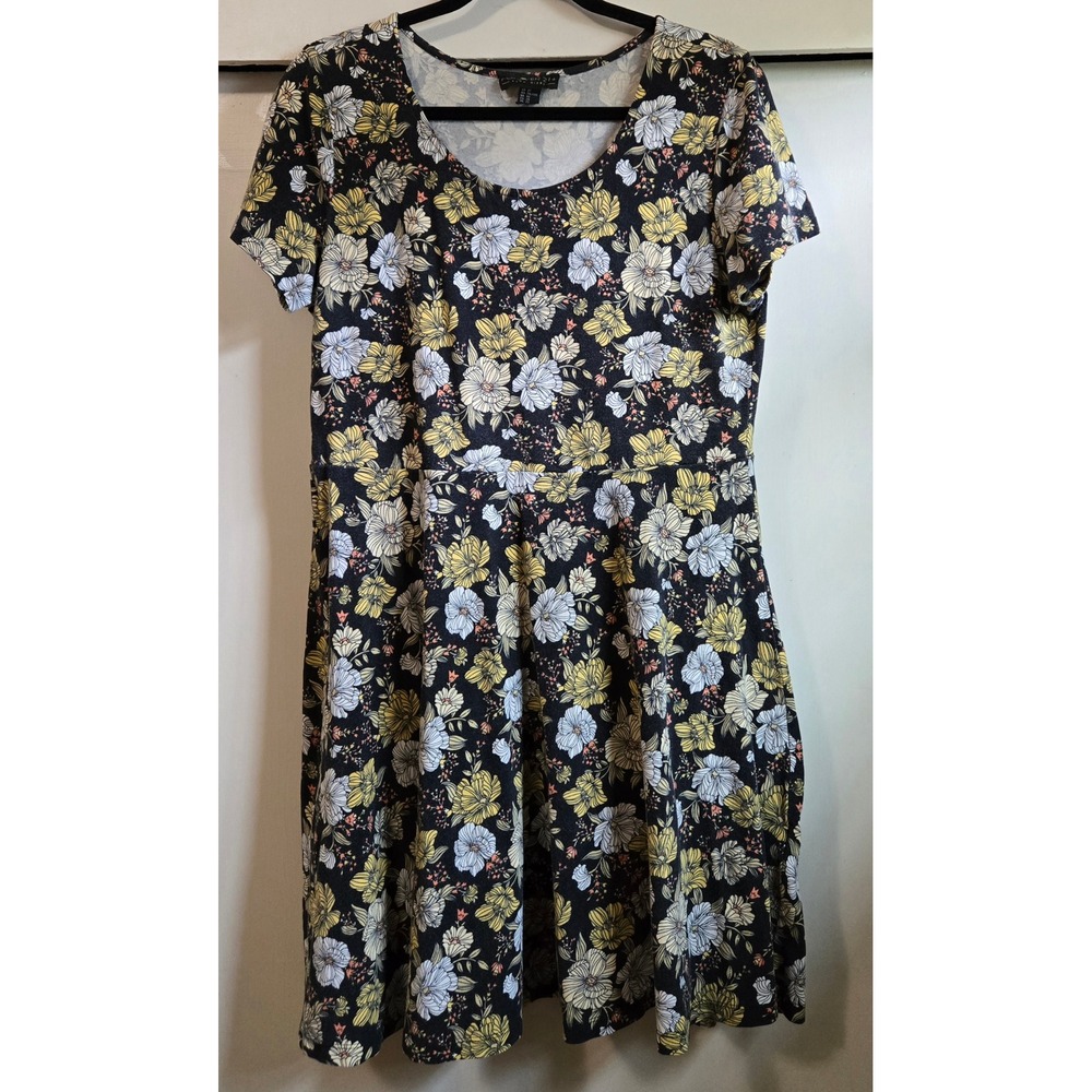 Forever 21 Indie Skater Dress Womens 2X Black Yellow Floral Short Sleeve Cotton